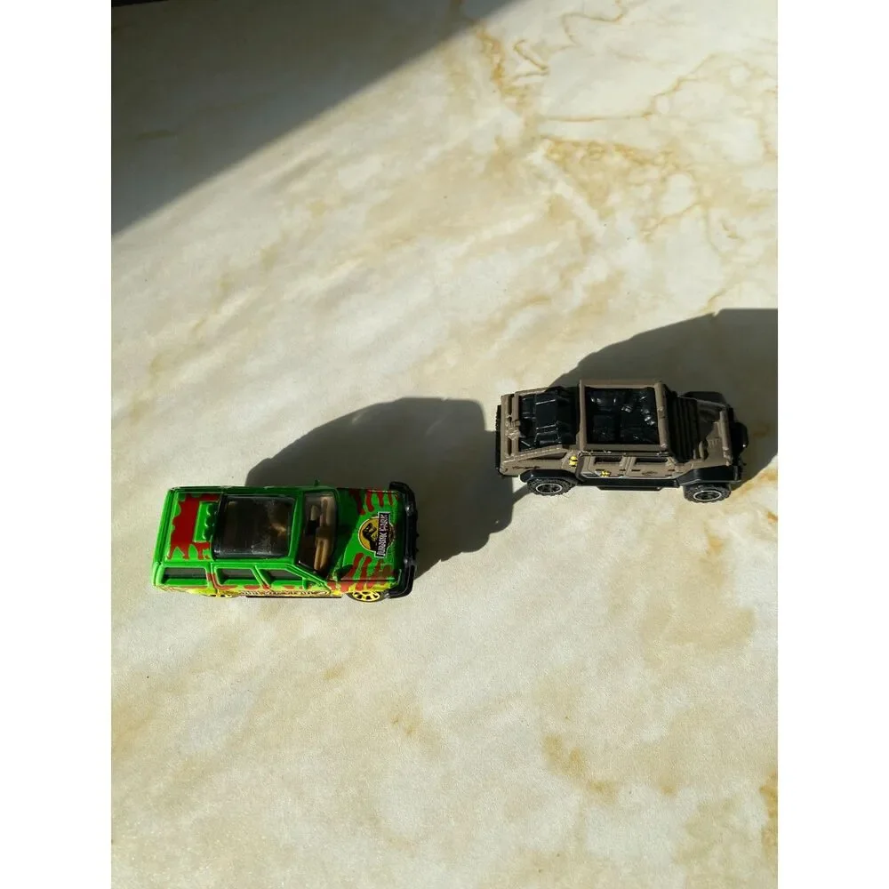 Matchbox 1992 Jeep Wrangler Sahara Jurassic Park Ford Explorer Dinosaur Print